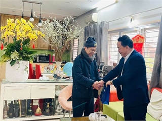 Khoa khoa học cơ bản tổ chức thăm hỏi, chúc tết cựu giáo chức nhân dịp xuân Bính Ngọ 2026