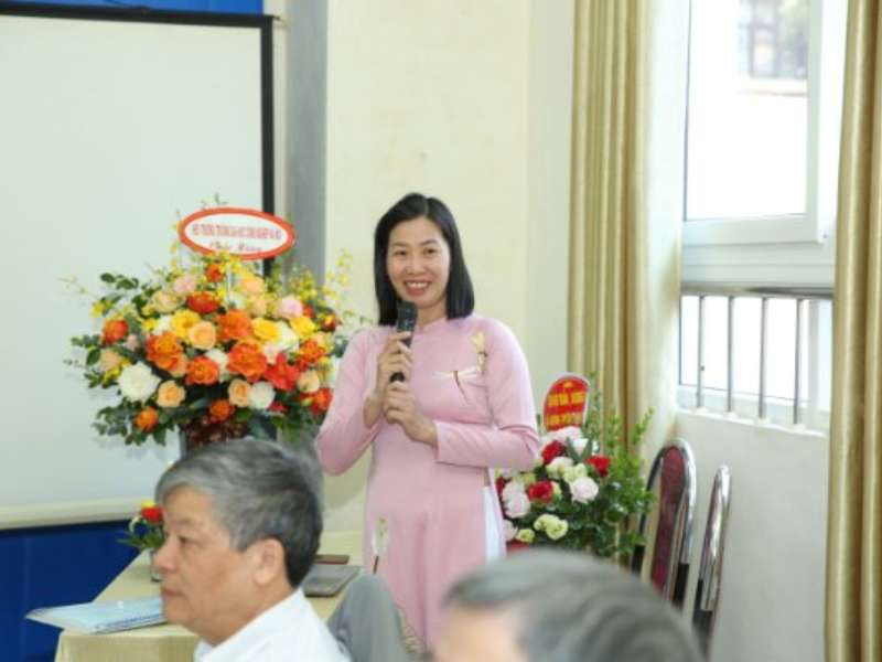 NCS. Trần Thị Nhàn bảo vệ thành công luận án Tiến sĩ chuyên nghành Vật lý lý thuyết và vật lý toán (Mã số: 9 44 01 03).