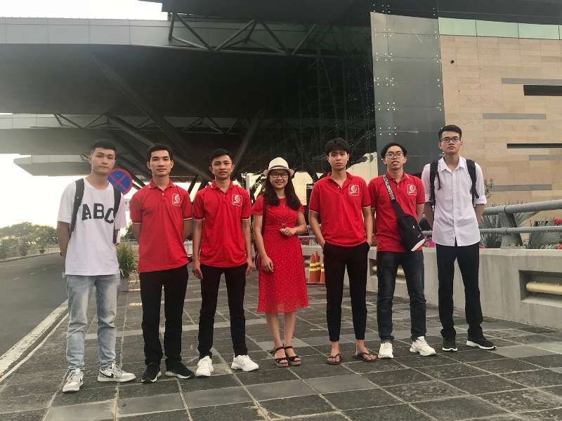 Đội tuyển Olympic Vật lý trường Đại học Công nghiệp Hà Nội tham dự kỳ thi Olympic Vật lý sinh viên toàn quốc lần thứ 23.