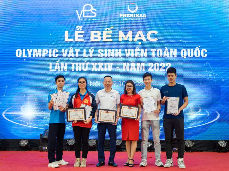 Đội tuyển Olympic Vật Lý Đại học Công nghiệp Hà Nội giành giải Nhì toàn đoàn trong kỳ thi Olympic Vật lý Sinh viên toàn quốc lần thứ XXIV năm 2022.