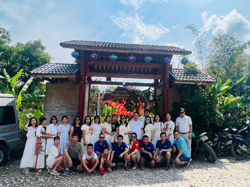 Chi bộ Khoa Khoa học Cơ bản tổ chức học tập, tìm hiểu thực tế năm 2025