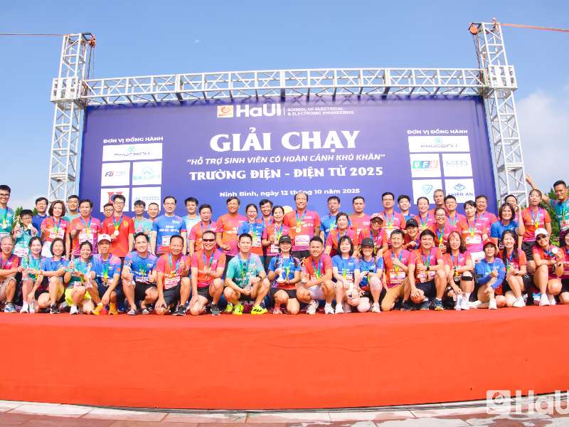 Khoa Khoa học Cơ bản lan tỏa tinh thần thể thao và nhân ái tại Giải chạy “Hỗ trợ sinh viên có hoàn cảnh khó khăn SEEE 2025”