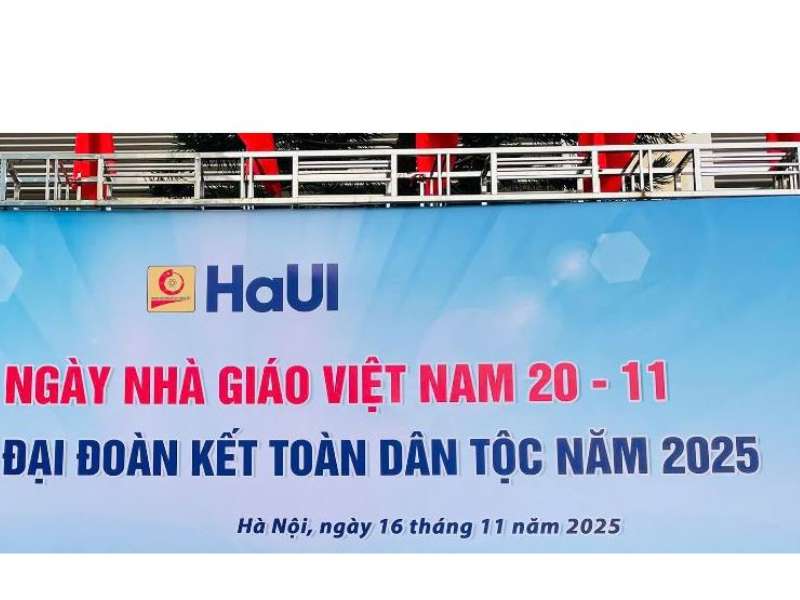 Cán bộ giảng viên khoa Khoa học cơ bản tham dự ngày hội Đại đoàn kết toàn dân tộc và kỷ niệm 43 năm ngày Nhà giáo Việt Nam
