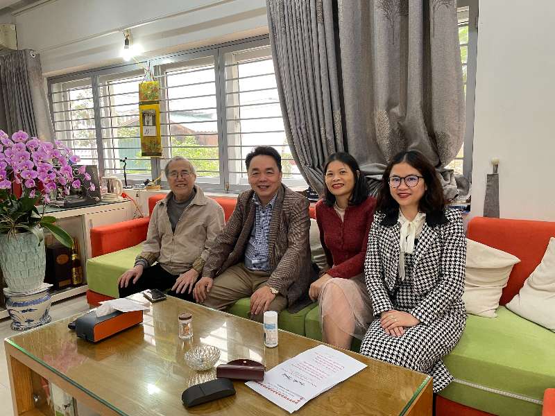 Khoa Khoa học Cơ bản thăm hỏi các cựu giáo chức nhân ngày Nhà giáo Việt Nam 20/11