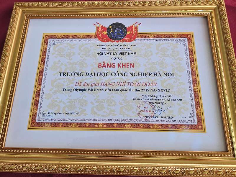 Đội tuyển Olympic Vật lý Đại học Công nghiệp Hà Nội giành giải Nhì toàn đoàn tại Olympic Vật lý Sinh viên toàn quốc lần thứ XXVII