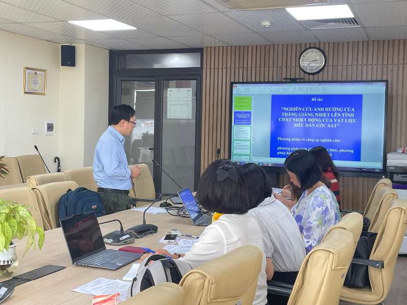 Hội đồng đánh giá, thẩm định đề tài KHCN cấp cơ sở về vật liệu siêu dẫn gốc sắt